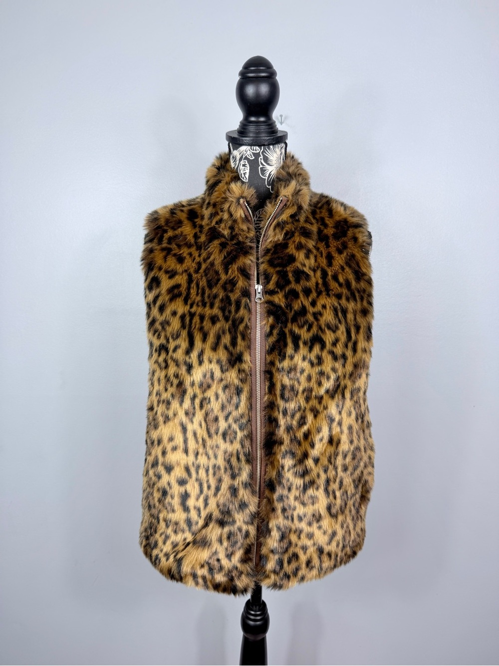 J. Crew neutral tone full zip leopard print faux fur sleeveless vest size XS